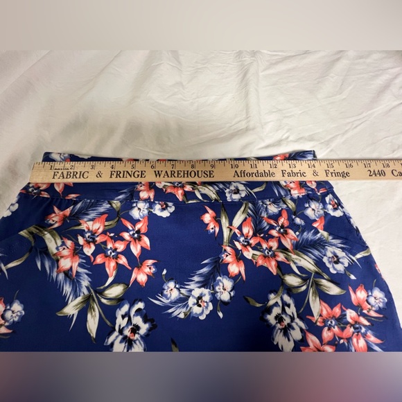 MARIO SERRANI PULL ON STRETCH SKORT SKIRT BLUE FLORAL SMALL  NEW WITHOUT TAGS - Picture 4 of 7